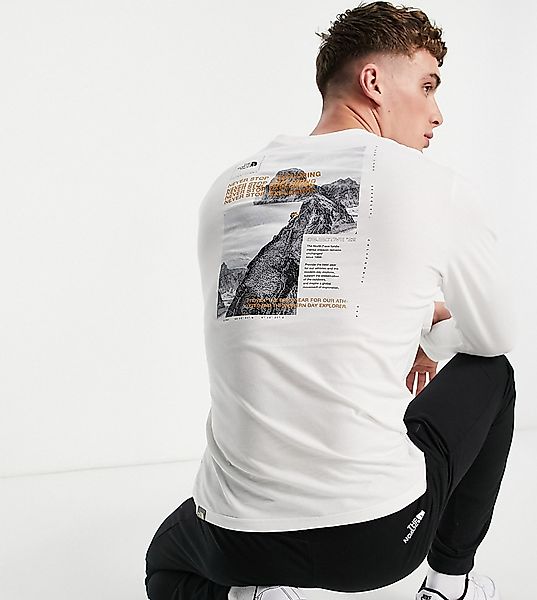 The North Face – Collage – Langärmliges Shirt in Weiß, exklusiv bei ASOS günstig online kaufen