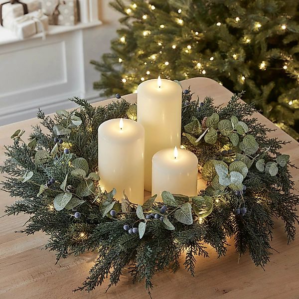 66cm Weihnachtskranz mit Beeren und Tannenzapfen beleuchtet und TruGlow® LE günstig online kaufen