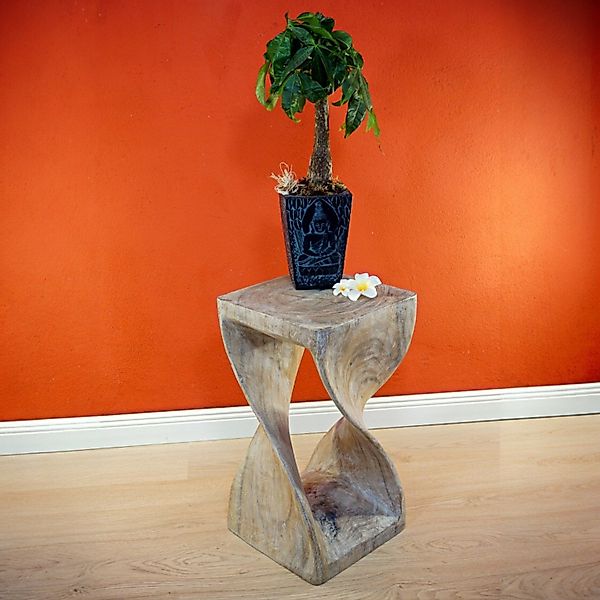 Kinaree Beistelltisch Suar Holz Beistelltisch TWIST, günstig online kaufen