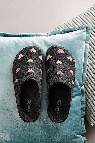 Aniston SHOES Clog Hausschuh, Homeslipper mit Herzchen-Stickerei - NEUE KOL günstig online kaufen