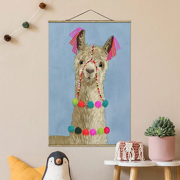 Stoffbild Tiere mit Posterleisten - Hochformat Lama mit Schmuck IV günstig online kaufen
