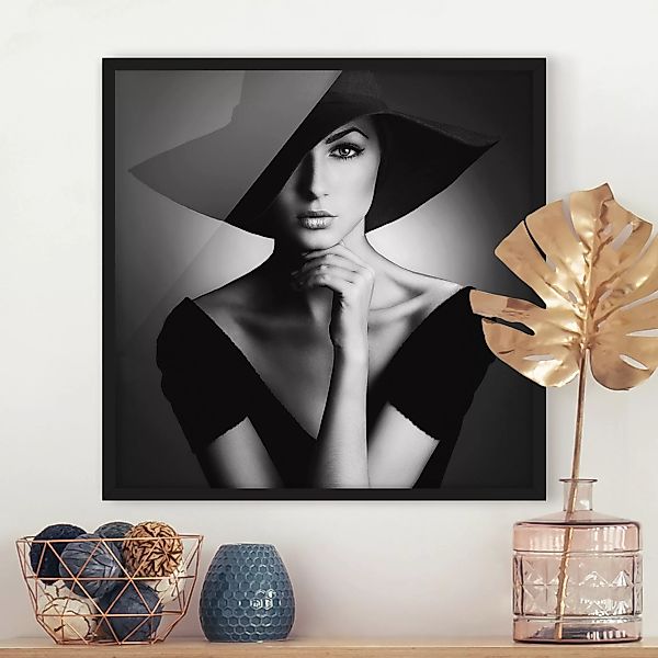 Bild mit Rahmen Schwarz-Weiß - Quadrat Like Audrey günstig online kaufen