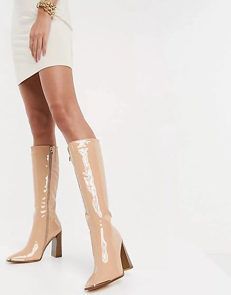 Simmi London – Melisa – Kniehohe Stiefel mit Metalldetail in Beige-Neutral günstig online kaufen