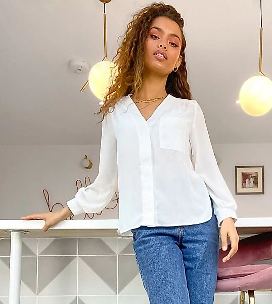 ASOS DESIGN Petite – Langärmlige Bluse mit Tasche-Weiß günstig online kaufen
