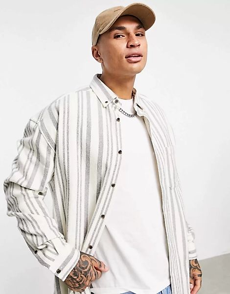 ASOS DESIGN – Gestreiftes Oversize-Flannellhemd in Ecru im Stil der 90er-Ne günstig online kaufen