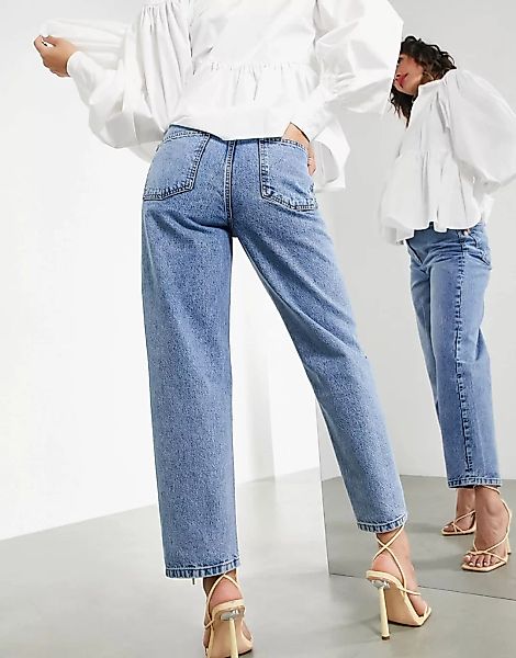 ASOS EDITION – Schmal zulaufende Jeans mit verdrehter Naht in mittlerer Was günstig online kaufen