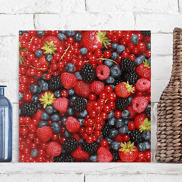 Leinwandbild Küche - Quadrat Fruchtige Waldbeeren günstig online kaufen