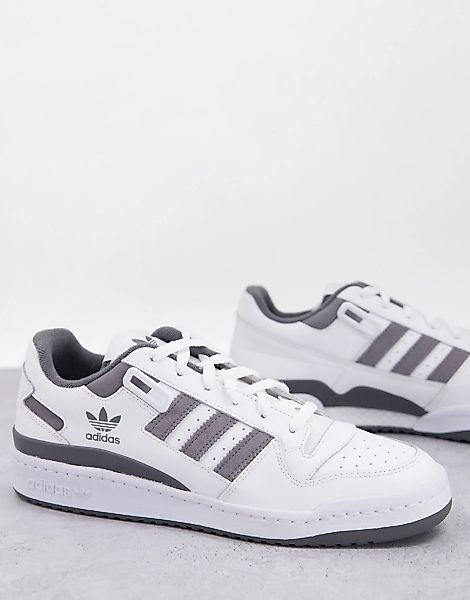 adidas Originals – Forum Low – Sneaker in Weiß und Grau günstig online kaufen