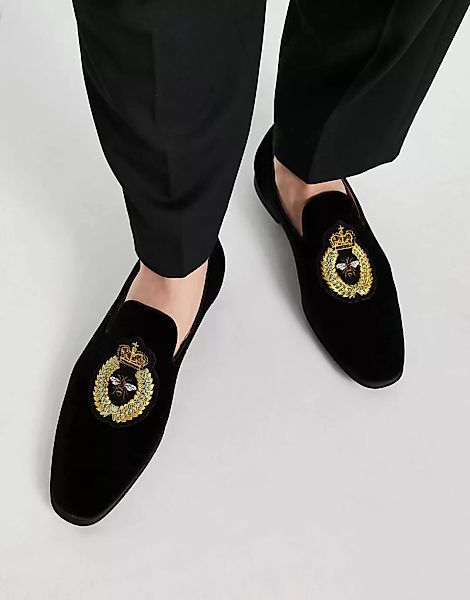 ASOS DESIGN – Loafer aus schwarzem Samt mit Aufnäher günstig online kaufen