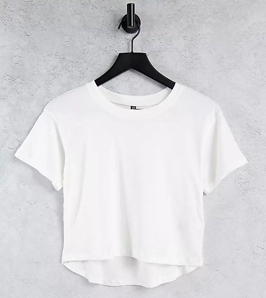 Pieces Petite – T-Shirt mit kurzem Schnitt in Weiß günstig online kaufen