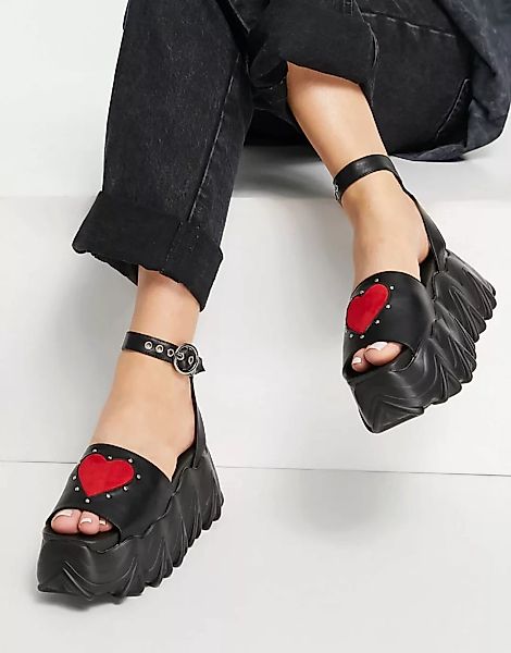 Lamoda – Sandalen mit dicker, flacher Plateausohle in Schwarz mit rotem Her günstig online kaufen