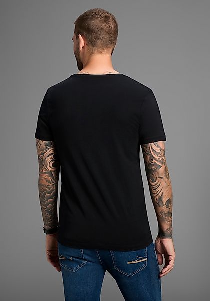 AJC T-Shirt, kurzärmelig, schmal geschnitten, mit stylischem Druck günstig online kaufen