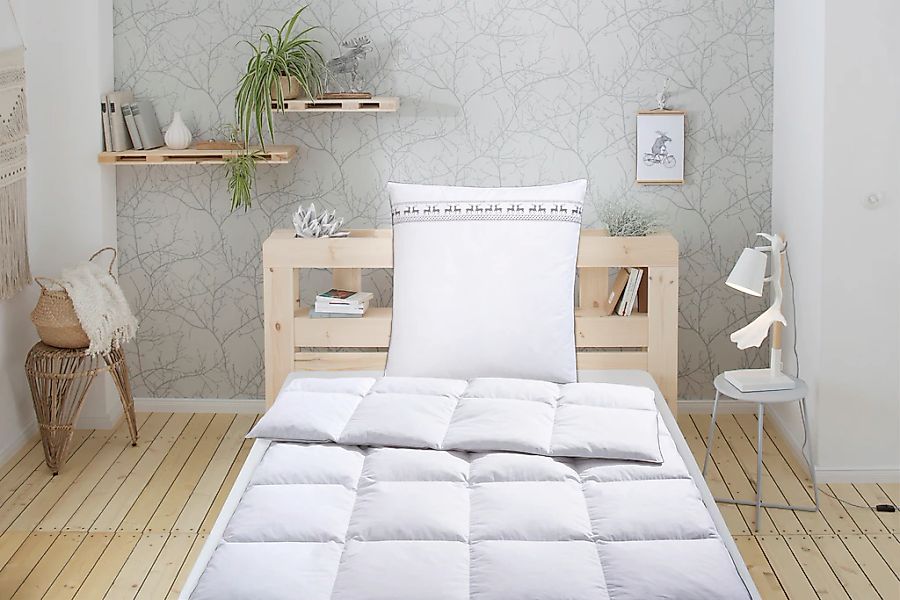 Älgdröm Federbettdecke + Kopfkissen "Forsakar, Bettdecke 135x200 cm, 155x22 günstig online kaufen