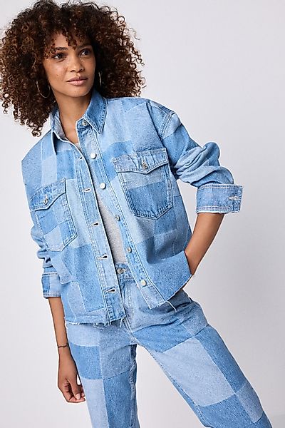 Next Jeansjacke Cropped Jeanshemd mit Flicken günstig online kaufen