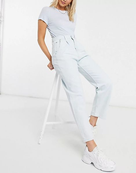Weekday – Fold – Bundfalten-Jeans aus Bio-Baumwolle in ausgeblichenem Blau günstig online kaufen