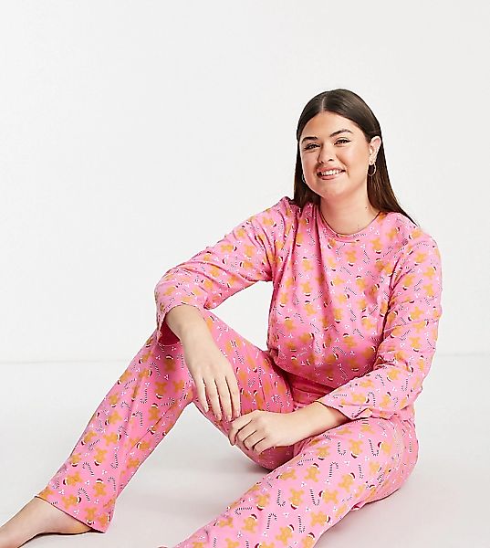 Pieces Curve – Weihnachtlicher Pyjama in Rosa mit Lebkuchen-Prints günstig online kaufen