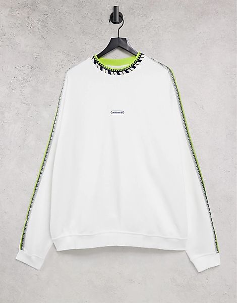 adidas Originals – Sweatshirt mit gerippten Details in Weiß günstig online kaufen