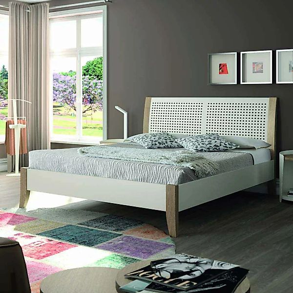 Bett in Weiß mit Eiche Massivholz Metall günstig online kaufen
