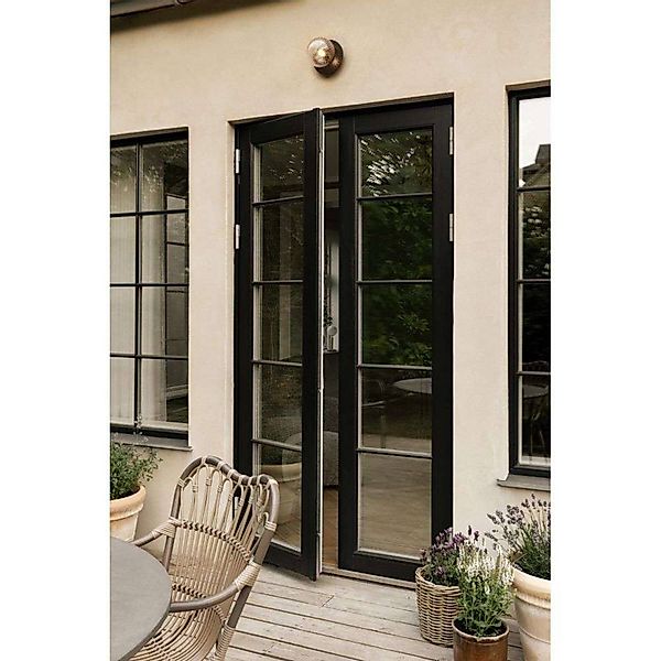 Nuura Außen-Wandleuchte Liila, Ø 16 cm, bronze/klar günstig online kaufen