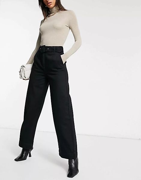 Selected Femme – Jeans mit weitem Bein und Gürtel aus Bio-Baumwolle in Schw günstig online kaufen