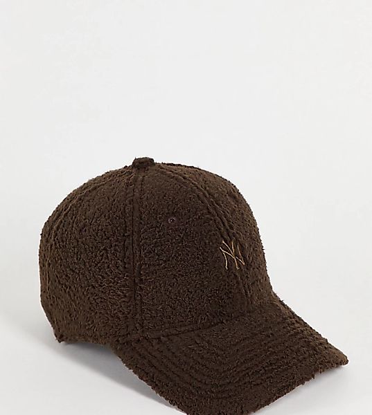 New Era – Exklusive 9forty – Kappe aus Teddyfell in Braun mit farblich abge günstig online kaufen