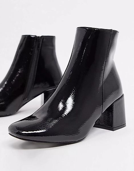 New Look – Schwarze Stiefel in Lackoptik mit Blockabsatz günstig online kaufen