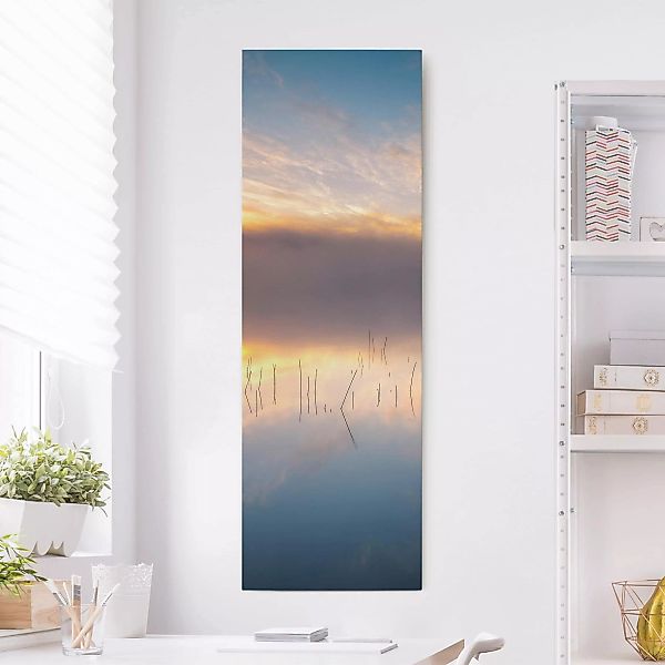 Leinwandbild - Hochformat Sonnenaufgang schwedischer See günstig online kaufen