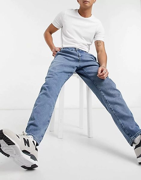 ASOS DESIGN – Hellblaue Jeans mit doppeltem Faltendesign günstig online kaufen