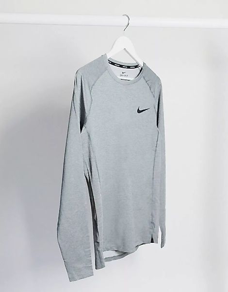 Nike – Pro Training – Langärmliges Basislage-Oberteil in Weiß günstig online kaufen