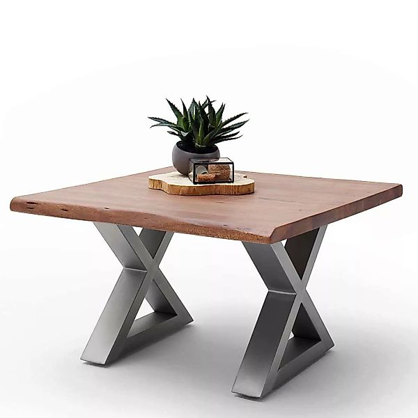 Baumkanten Wohnzimmer Tisch in Walnussfarben Akazie Massivholz und Metall günstig online kaufen
