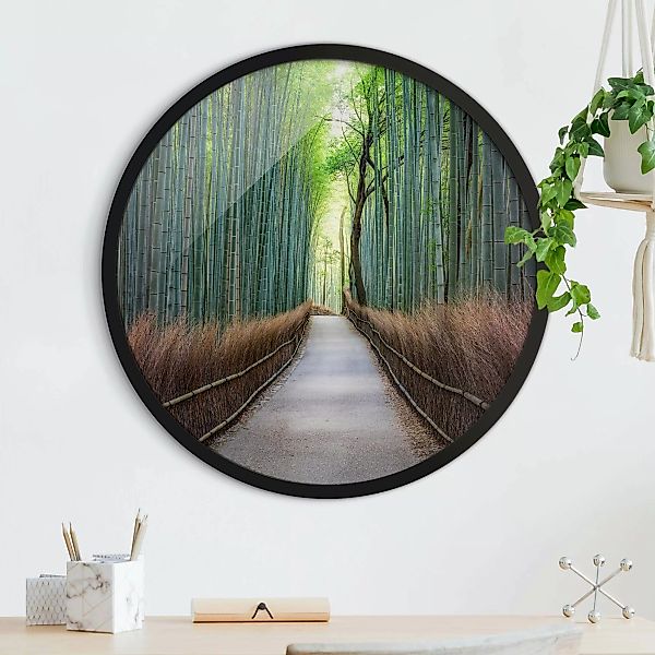 Rundes Gerahmtes Bild Der Weg durch den Bambus günstig online kaufen