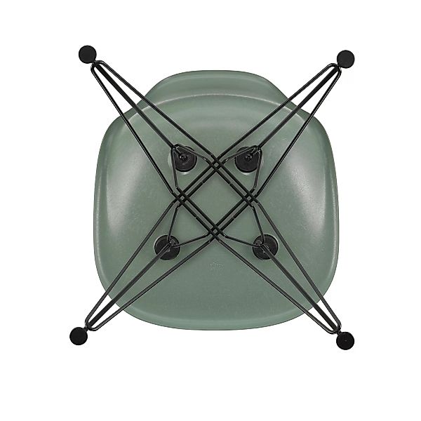 Vitra - Eames Fiberglass Side Chair DSR Gestell schwarz - meeresschaum grün günstig online kaufen
