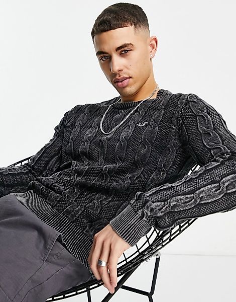 Hollister – Leichter Pullover mit Zopfmuster und Logo-Symbol in Schwarz günstig online kaufen