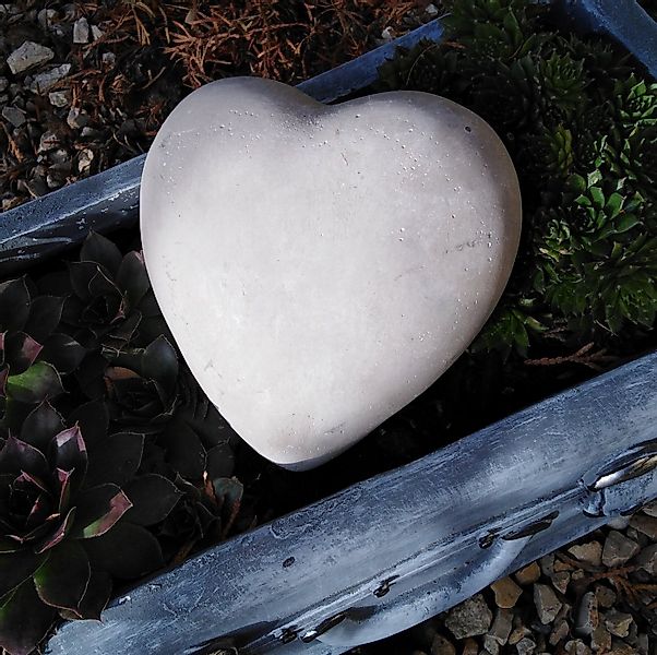 Radami Gartenfigur Herz Grabherz Grabschmuck Dekoherz Steinguss 13cm günstig online kaufen
