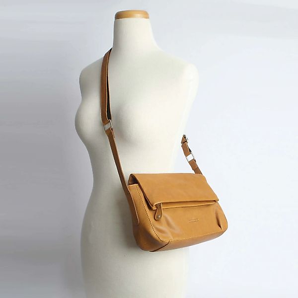 Margelisch Umhängetasche "Neffel 1" aus LWG zertifiziertem Leder günstig online kaufen