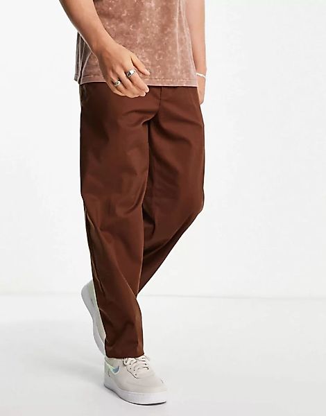 New Look – Elegante Hose mit Oversize-Schnitt und Bundfalten in Braun günstig online kaufen