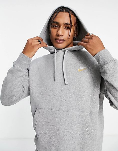 Nike – Club – Kapuzenpullover in Grau mit Metallic-Logo günstig online kaufen