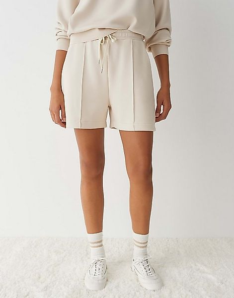 OPUS Sweatshorts MELANE CLUB mit samtiger Optik Weiter gerader Beinverlauf, günstig online kaufen