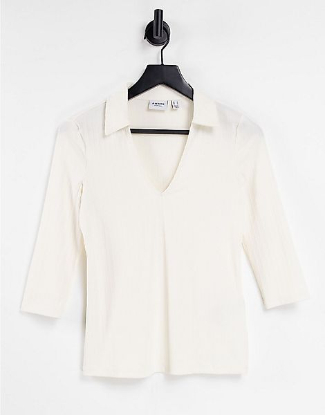 Vero Moda – Aware – T-Shirt in Creme mit Kragen und V-Ausschnitt-Weiß günstig online kaufen