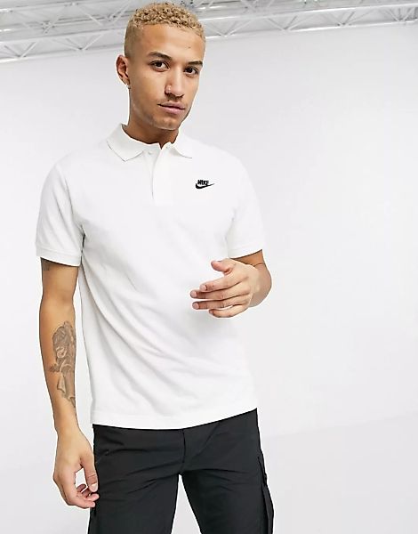 Nike – Club Essentials – Weißes Polohemd günstig online kaufen