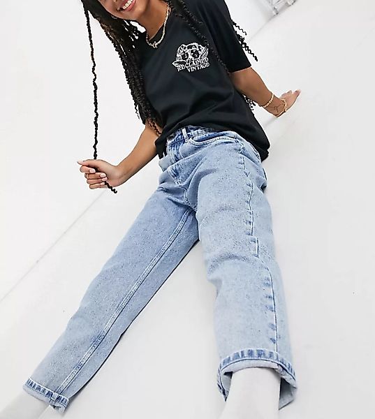 Reclaimed Vintage – Inspired – The '92 – Lässige Mom-Jeans in hellblauer Wa günstig online kaufen