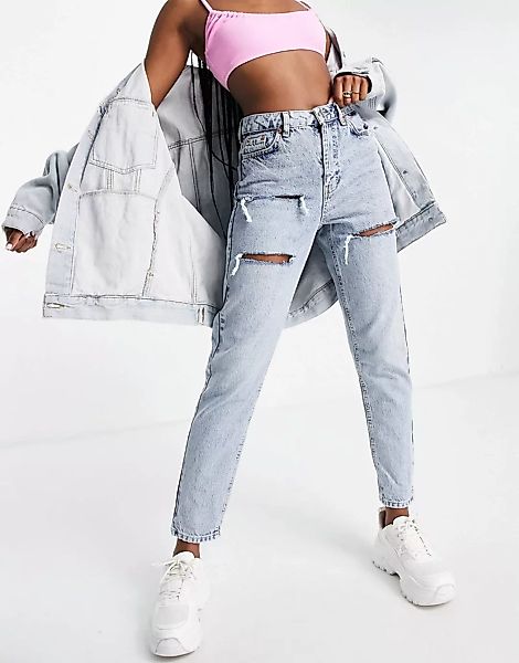 Topshop – Sofia – Mom-Jeans mit Zierrissen in verblichener Waschung-Blau günstig online kaufen