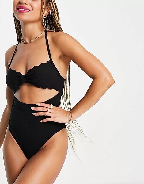 Fashion Union – Badeanzug mit Zierausschnitt und Bogenkante in Schwarz günstig online kaufen