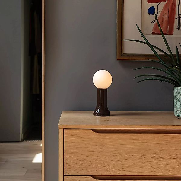 Tala Tischleuchte Shore, Glas, E27 LED-Lampe Globe, braun günstig online kaufen