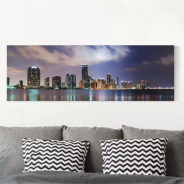 Leinwandbild Architektur & Skyline - Panorama Miami bei Nacht günstig online kaufen