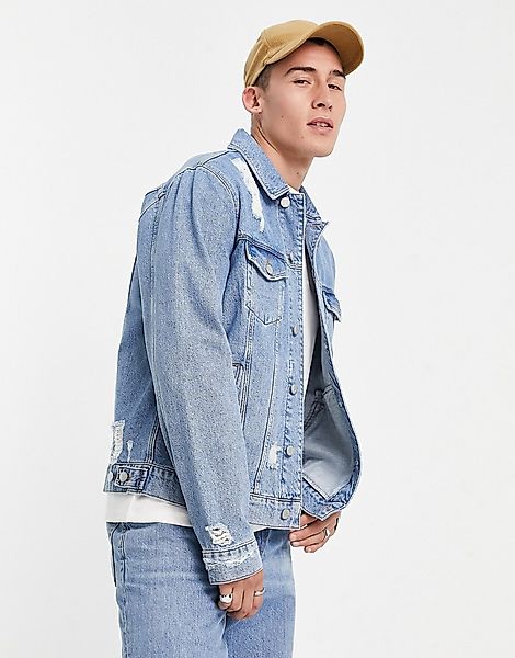 ASOS DESIGN – Klassische Jeansjacke in mittelblauer Waschung mit Zierrissen günstig online kaufen