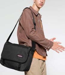 Eastpak Schultertasche Delegate + Black Denim günstig online kaufen