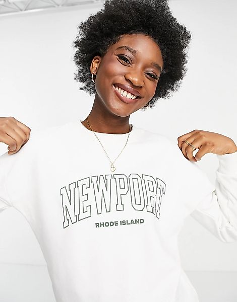 Miss Selfridge – Langärmliges Sweatshirt mit „Newport“-Print-Weiß günstig online kaufen