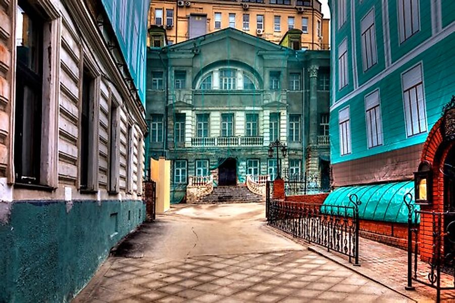 Papermoon Fototapete »ARCHITEKTUR-MOSKAU VERZAUBERT HAUS VILLA STADT COLLAG günstig online kaufen