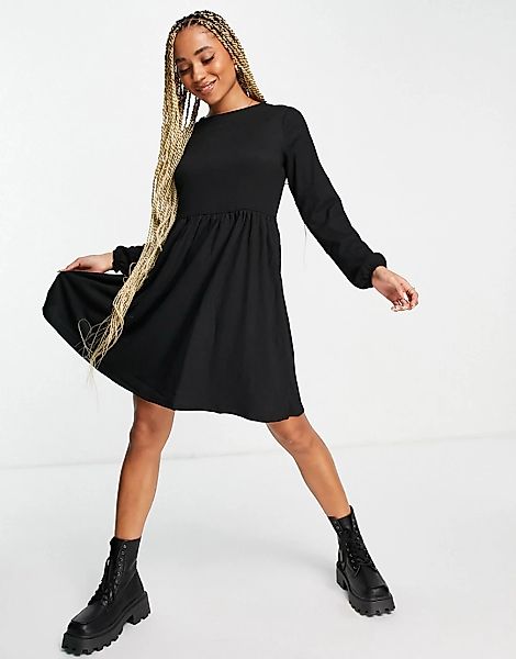 NA-KD – Kleid mit Saumdetail in Schwarz günstig online kaufen